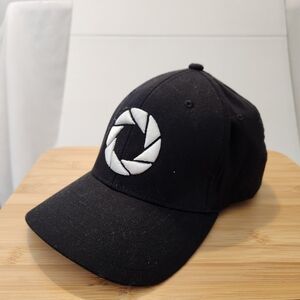 Embroidery Aperture Dad Hat -Flexfit yupoong black white, L-XL